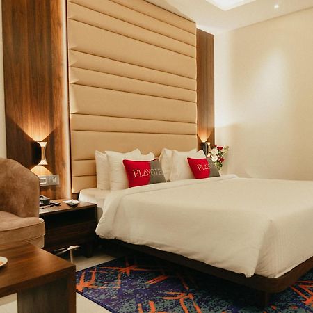 Playotel Premier Vijay Nagar Indore Exteriör bild