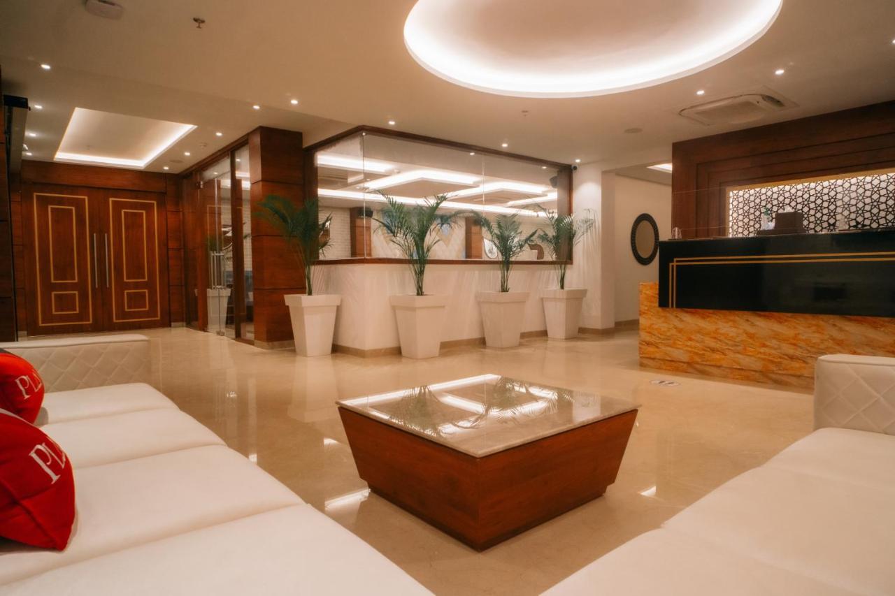 Playotel Premier Vijay Nagar Indore Exteriör bild
