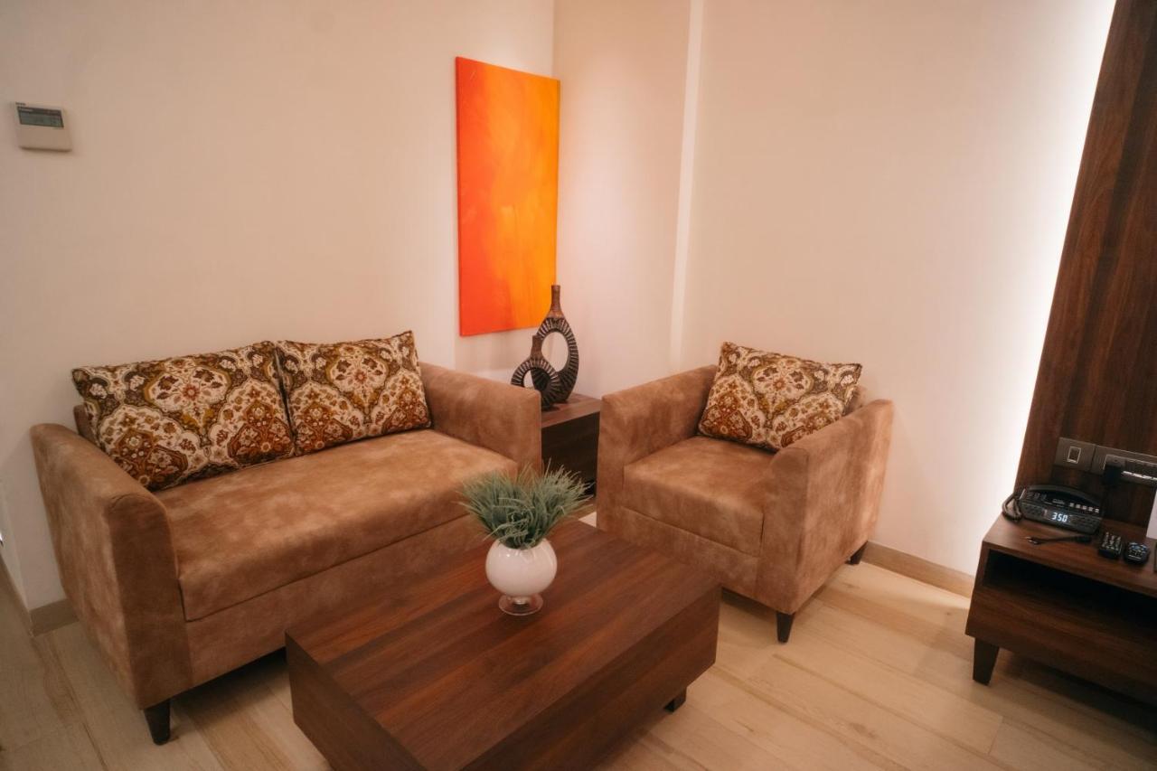 Playotel Premier Vijay Nagar Indore Exteriör bild