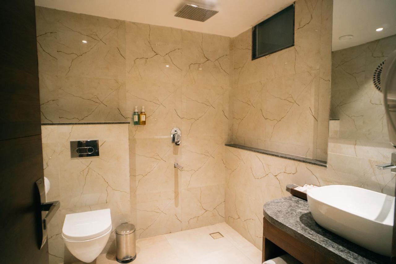 Playotel Premier Vijay Nagar Indore Exteriör bild