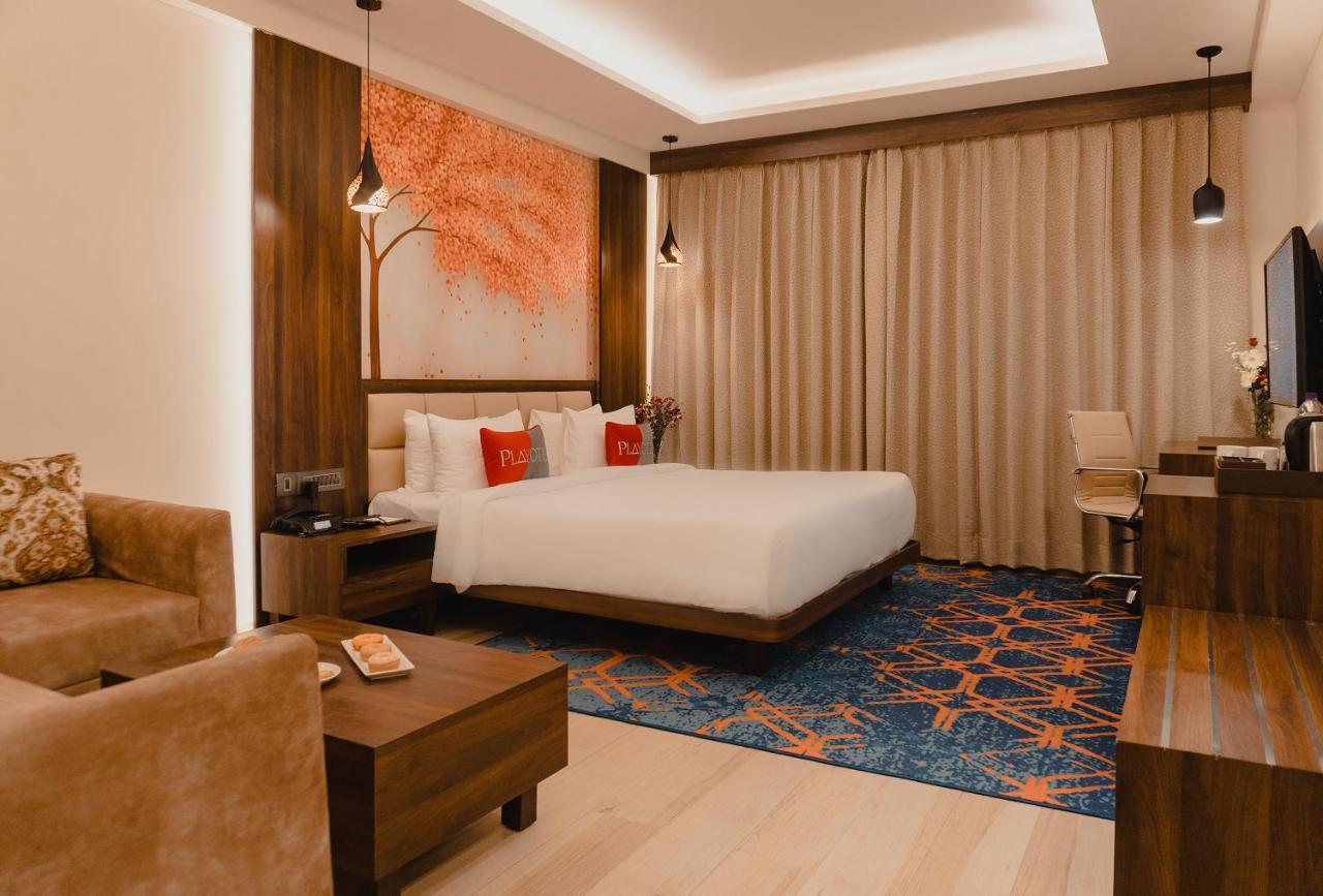 Playotel Premier Vijay Nagar Indore Exteriör bild