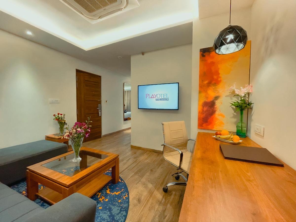 Playotel Premier Vijay Nagar Indore Exteriör bild