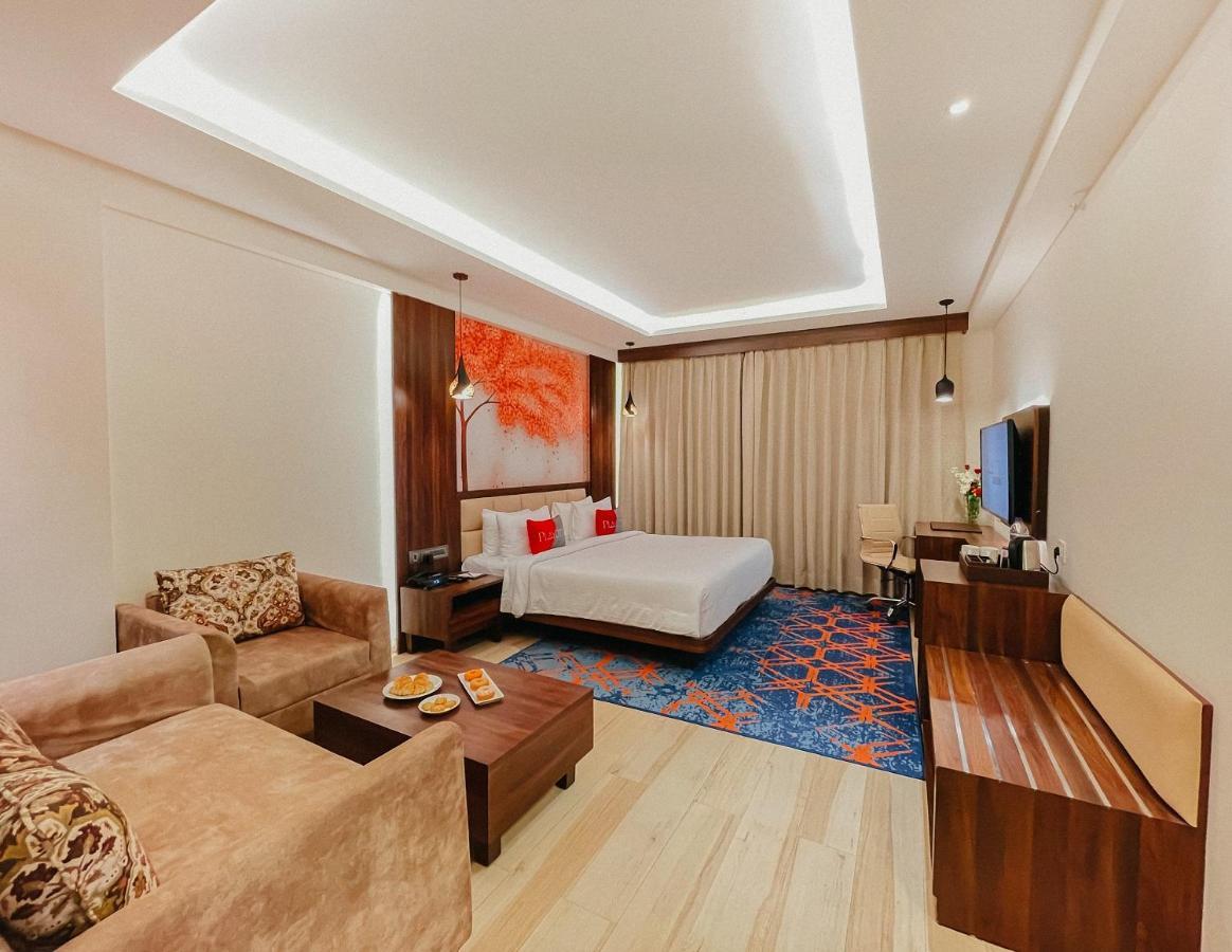 Playotel Premier Vijay Nagar Indore Exteriör bild