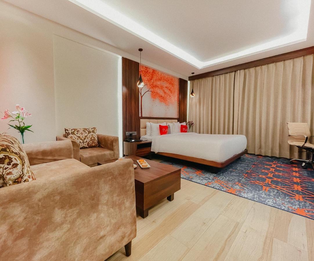 Playotel Premier Vijay Nagar Indore Exteriör bild